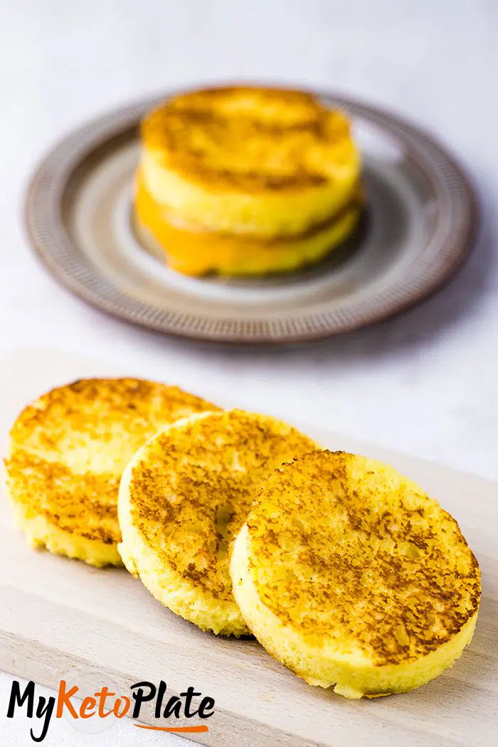 90 Second Bread is one of the easiest keto bread recipes that can be made in the microwave. It’s the perfect low carb bread with almond or coconut flour, and it tastes incredible when toasted in some butter. 