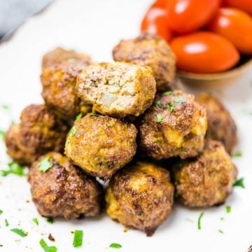 How to make easy keto meatballs with just a few ingredients. #meatballs