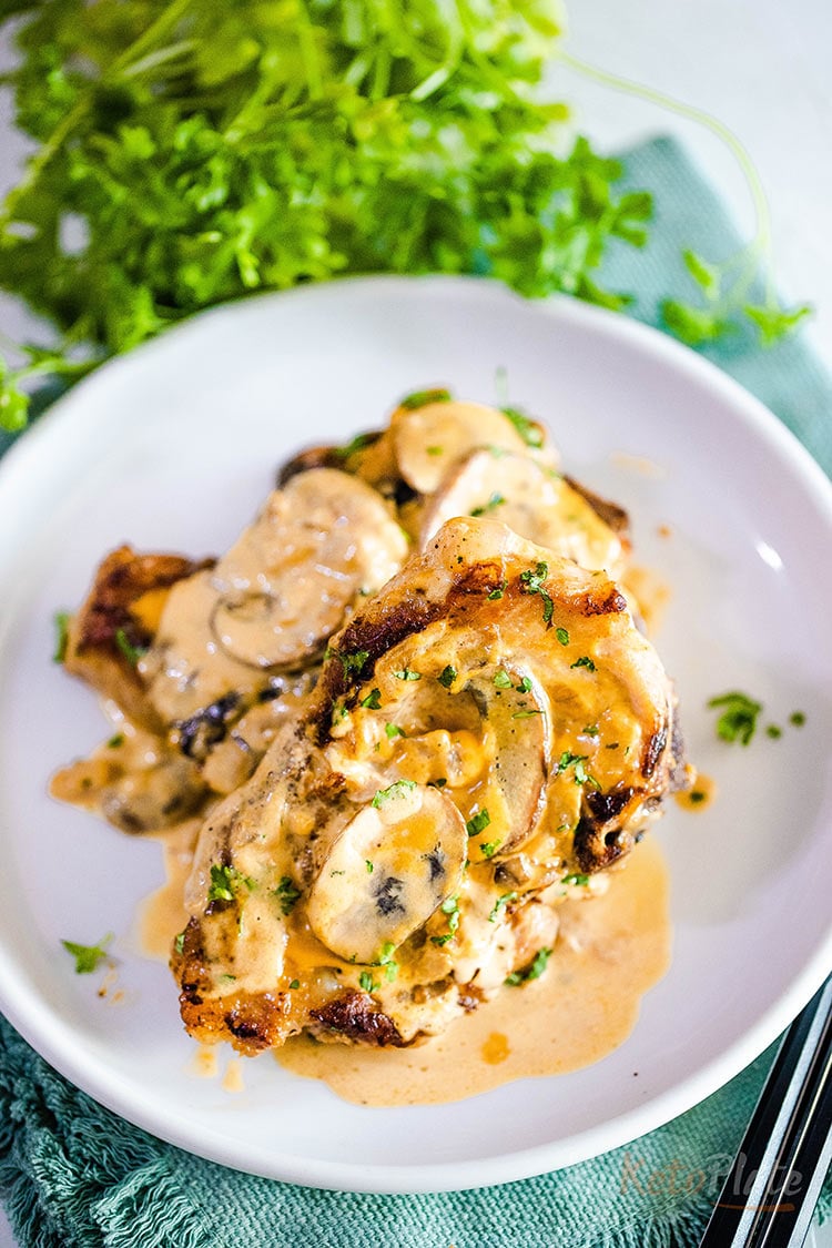 quick pork chops with sauces and mushrooms