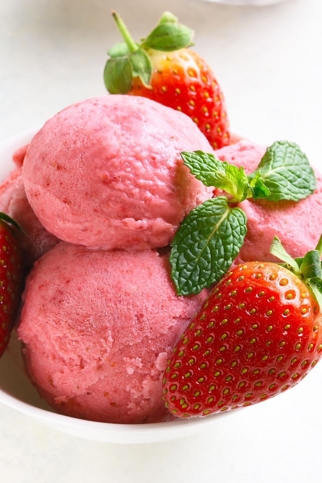 low carb keto strawberry ice cream myketoplate