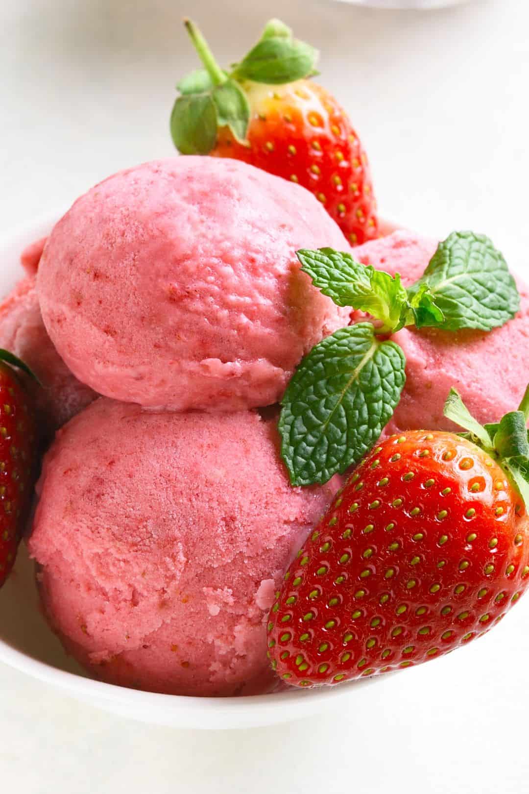 Best Keto Strawberry Ice Cream - MyKetoPlate