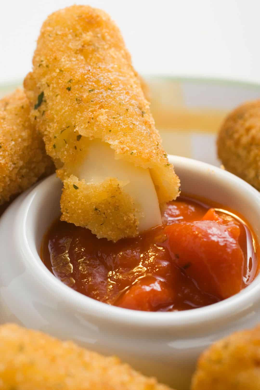 keto mozzarella sticks recipe