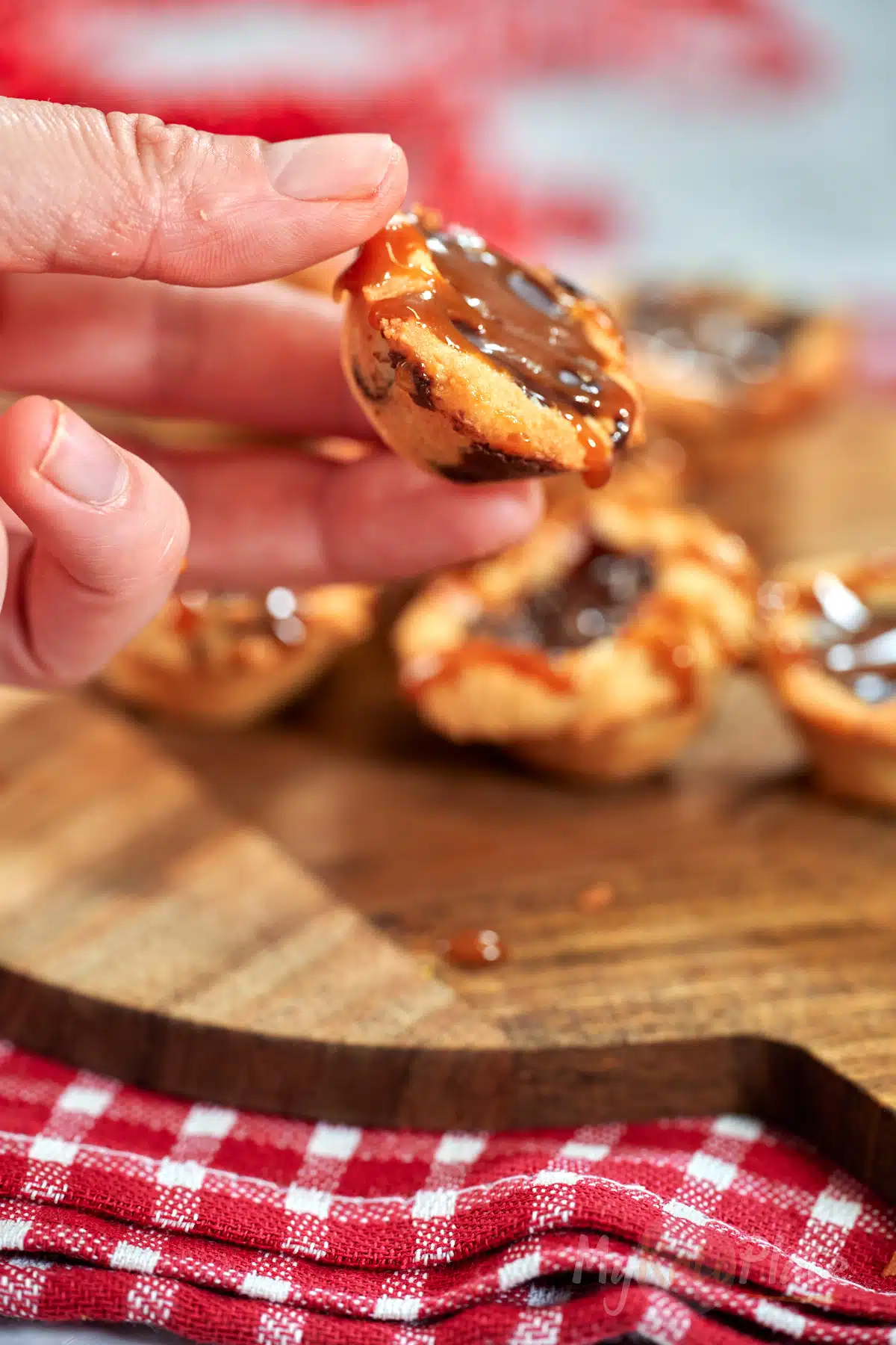 Caramel Chocolate Chip Cookies Cups